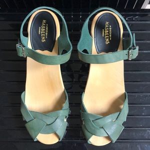 New Swedish Hasbeens Clogs sz 38
